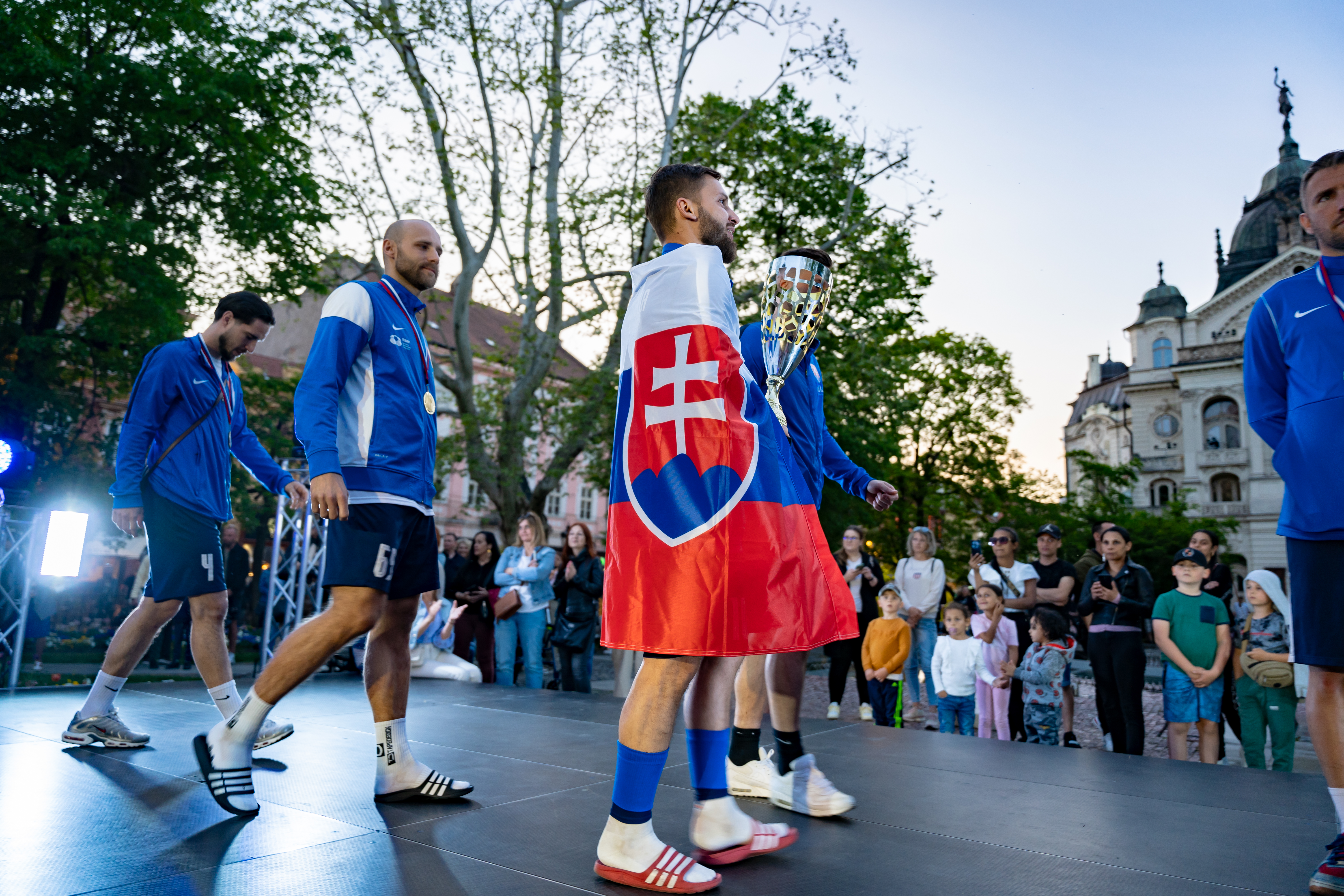 Slovenska reprezentacia zdravi Kosice-4